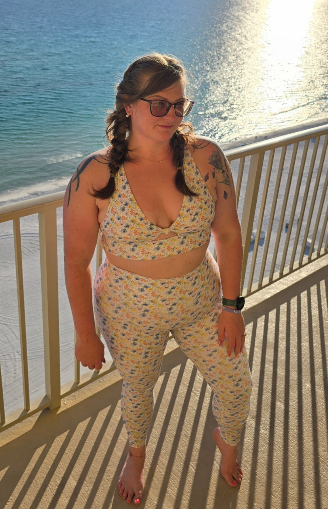 WildFlower V Back Scrunch Leggings